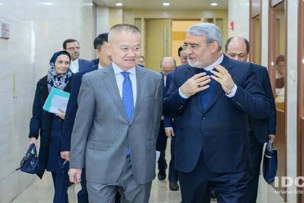 تأکید تهران و پکن بر اجرای توافق‌ها و گسترش شراکت استراتژیک
