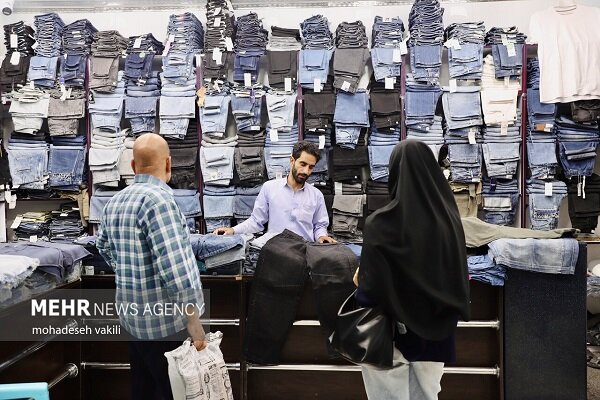 ورود پوشاک بی‌کیفیت به کشور؛ باید از واردات بی‌رویه جلوگیر شود