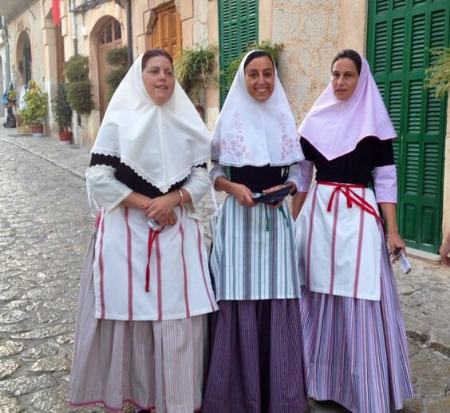 پوشش سنتی و دیدنی زنان اروپایی،اخبار مد،خبرهای مد