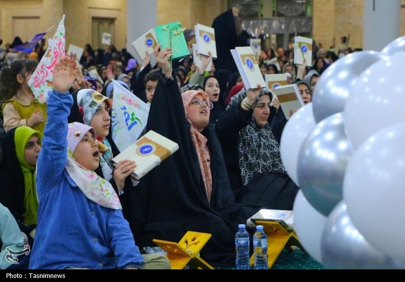 باران، قرآن و نرگس؛ نیمه‌شعبانِ متفاوت در مصلای زنجان