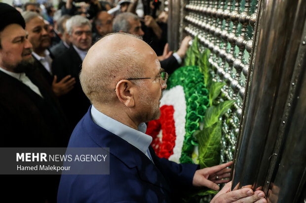 تجدید میثاق نمایندگان مجلس با آرمانهای امام خمینی(ره)