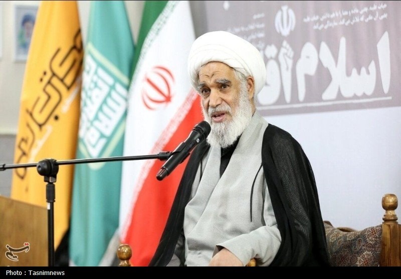 جهان در حال عبور از بلوک سلطه به گفتمان انقلاب اسلامی است