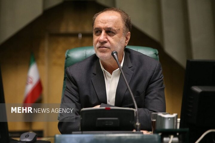 حاجی‌بابایی: نحوه واگذاری ایران خودرو به کروز شفاف نیست
