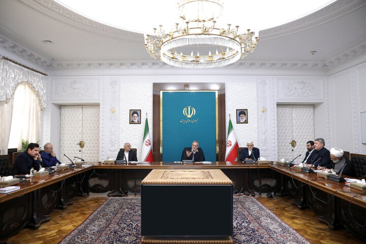 پزشکیان: اجرای سیاستهای رهبری، کلید بهبود زندگی مردم است