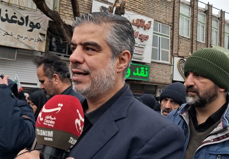 استاندار مرکزی:مقاومت و شجاعت پیام و آموزه بزرگ شهید پاکپور به ملت بود