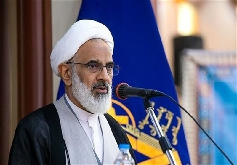 رزمندگان با اطاعت کامل از رهبری مسیر مقاومت را ادامه می‌دهند