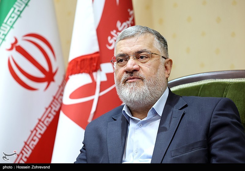 کمبودی در کالاهای اساسی و نان نداریم/فعالیت ۳۸۶ جایگاه سوخت در تهران