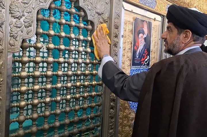 آئین غباروبی آستان مطهر امامزاده سلیمان بن علی (ع) گناوه برگزار شد