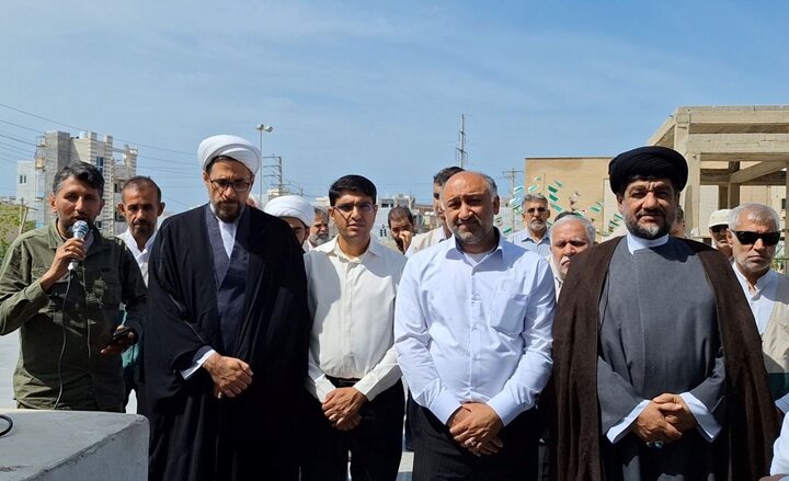 آئین غباروبی آستان مطهر امامزاده سلیمان بن علی (ع) گناوه برگزار شد