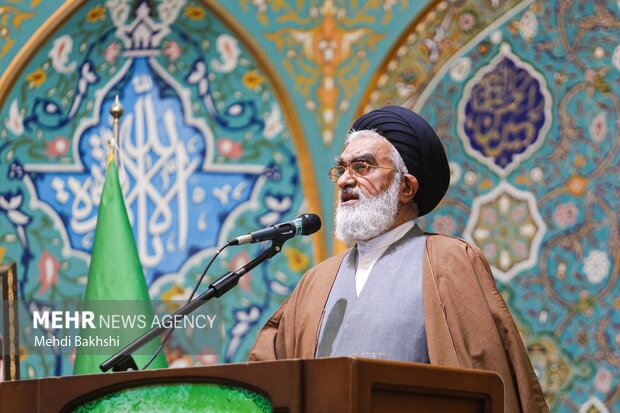 امام جمعه قم: حقوق ملت ایران قابل معامله و چانهزنی نیست