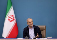 تأکید پزشکیان بر حفظ ثبات پولی و تأمین نیازهای حیاتی در شرایط جنگی