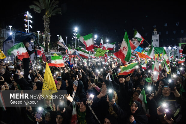 تجدید بیعت مردم لنگرود با رهبری در شب پنجاه و سوم