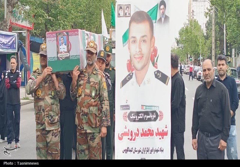 تشییع پیکر یکی از شهدای حملات آمریکایی ـ صهیونی در گنبدکاووس+تصاویر اخبار استان گلستان , اخبار گنبدکاووس , تشییع , شهید , جنگ , جنگ آمریکا و رژیم صهیونیستی علیه ایران ,