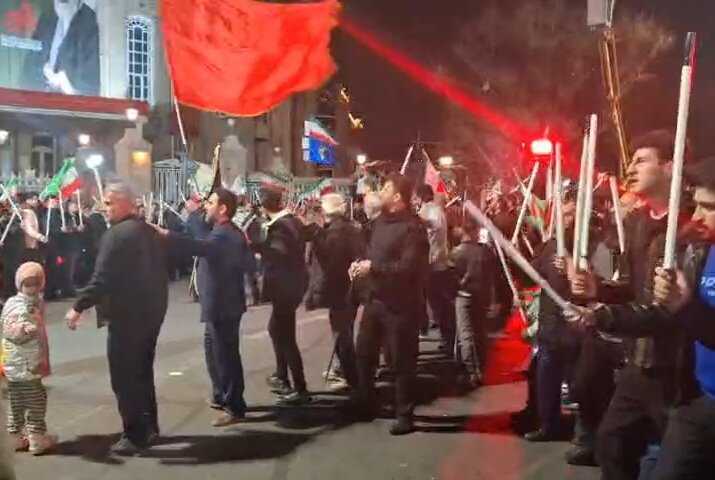 حماسه حضور مردم تبریز در دسته‌های حسینی ادامه دارد