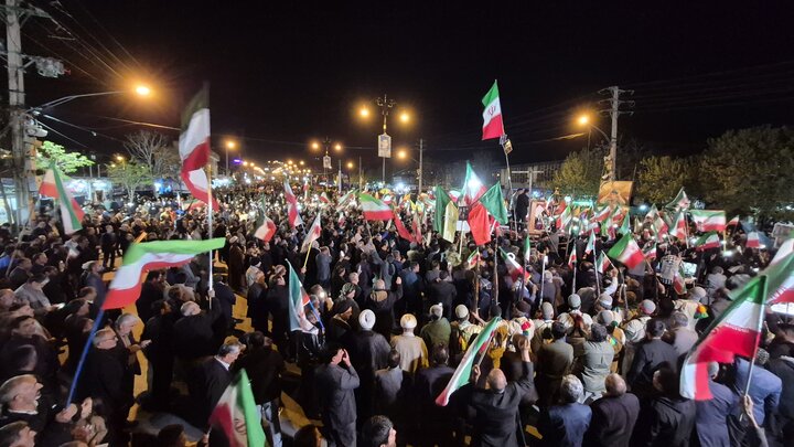 دشمن برای نجات از شکست، در حال دست و پا زدن است