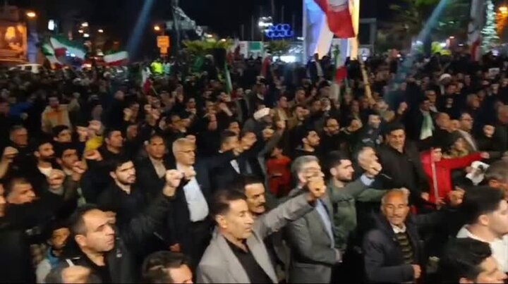 راهپیمایی مردم کوهدشت در پنجاه و هشتمین شب حماسه خیابان