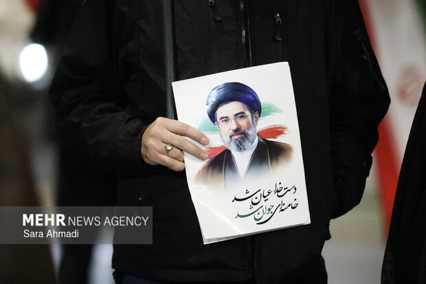 رهبر انقلاب چراغ راه ماست؛ مشهدیها از ایستادگی و وفاداری میگویند
