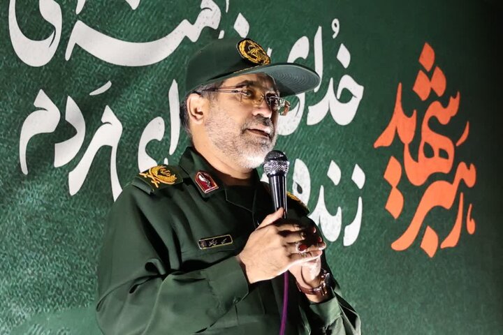 سپاه به پشتوانه مردم مقابل استکبار ایستادگی می‌کند