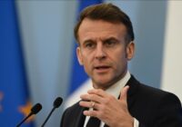 ماکرون: گفت وگو با مقامات ایرانی درباره تنگه هرمز را از سر می گیرم