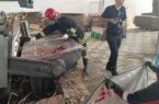 مرگ دلخراش کارگر ۳۰ ساله در دستگاه برش کارتن در مشهد مرگ دلخراش کارگر ۳۰ ساله در دستگاه برش کارتن در مشهد