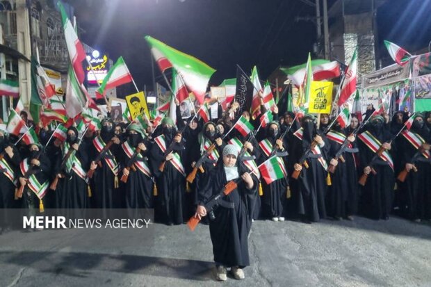 مشق عشق به وطن در خیابان های دزفول؛ مقاومت همچنان باقیست مشق عشق به وطن در خیابان های دزفول؛ مقاومت همچنان باقیست