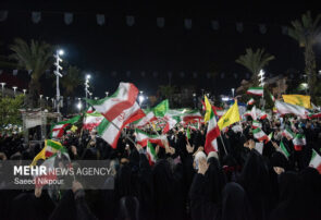 میدان داری رشتوندان در شب‌های حماسه زیر بارش باران