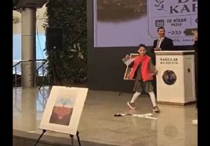 یادبودشهدای دانش‌آموز میناب/کودکان ترکیه‌ای تصاویر ترامپ را پاره کردند