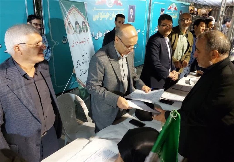 آشتی خانواده ۵ نفره در موکب رضوی بیرجند با حضور استاندار و مسئولان