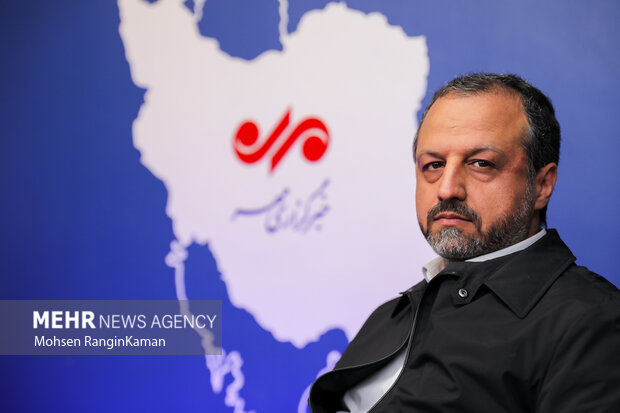 خاندوزی: حذف شبکههای ذینفع، پیششرط تحقق اقتصاد مقاومتی است