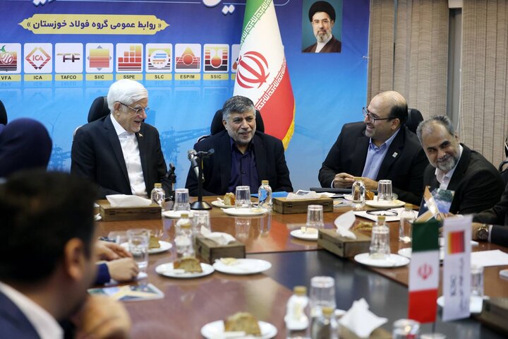 عارف: باید در مدیریت جهادی ساعت را از مچ خود باز کنیم!