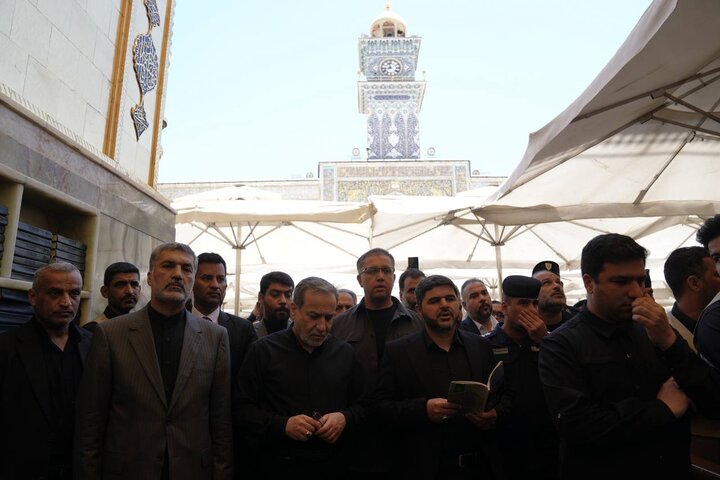 تشرف عراقچی به حرم مطهر حضرت امیرالمومنین (ع)