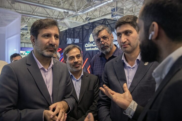 بازدید سخنگوی شورای نگهبان از نمایشگاه الکامپ و گفتوگو با کارآفرینان