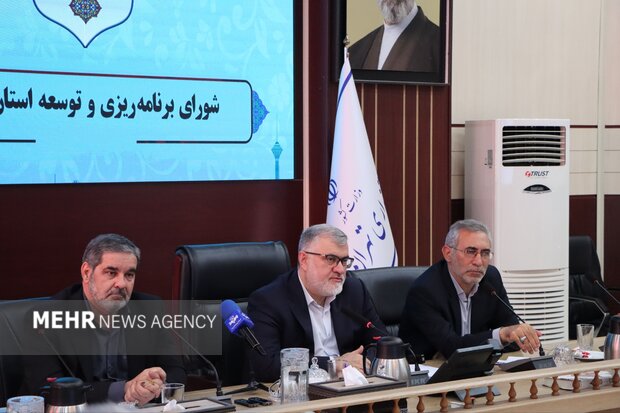 معتمدیان: مصوبات کاغذی و تراکم‌فروشی، مشکل مردم تهران را حل نمی‌کند