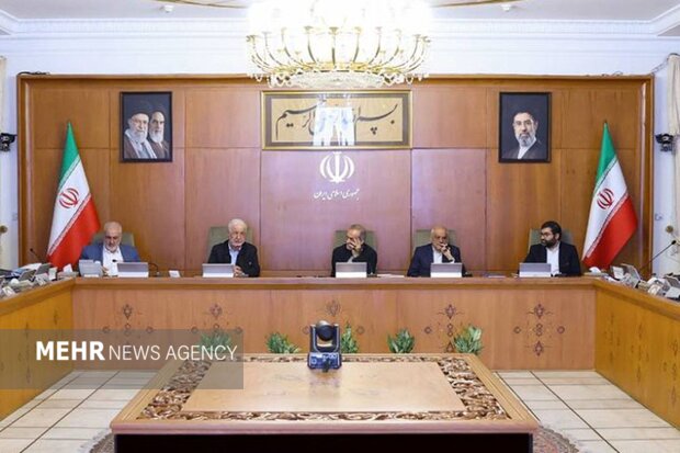 پزشکیان: برخی اماکن دولتی برای کاهش مصرف انرژی تعطیل میشوند